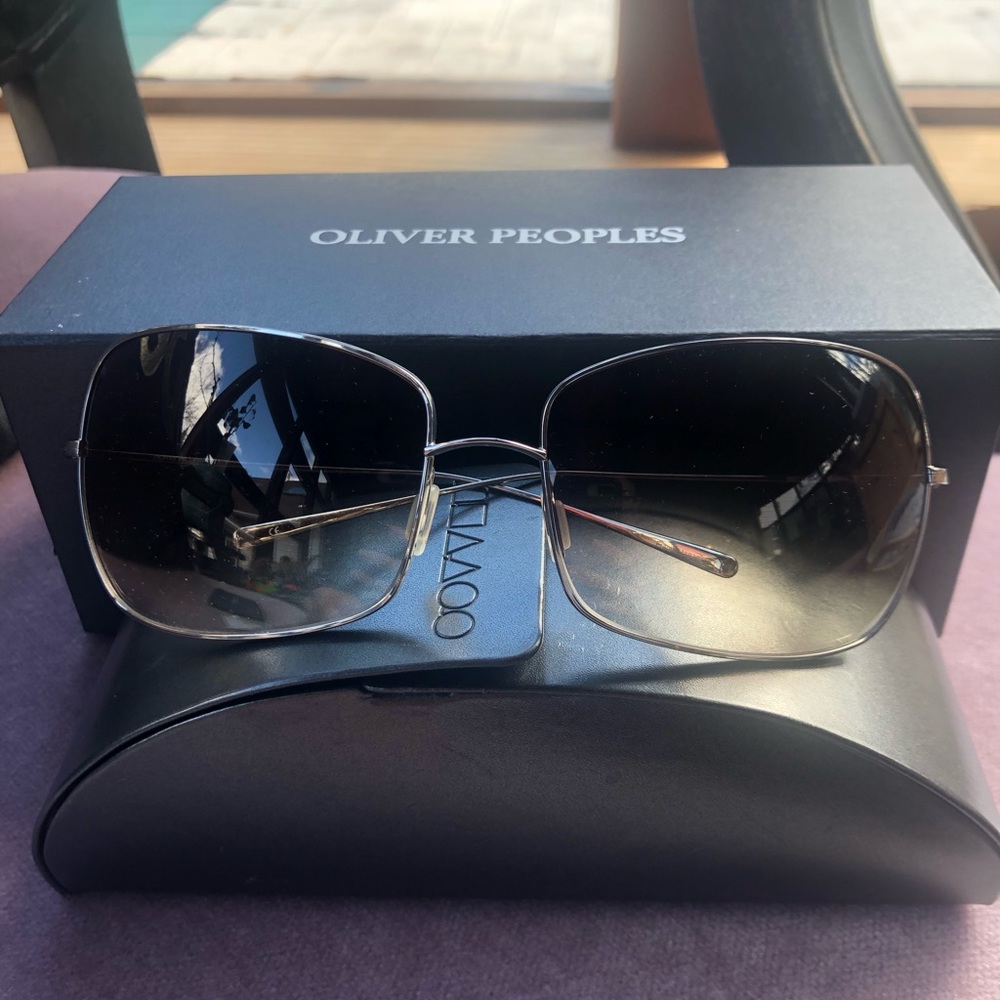 Brand new Oliver peoples